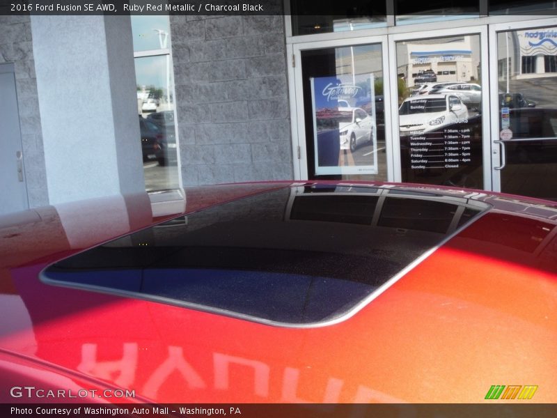 Ruby Red Metallic / Charcoal Black 2016 Ford Fusion SE AWD