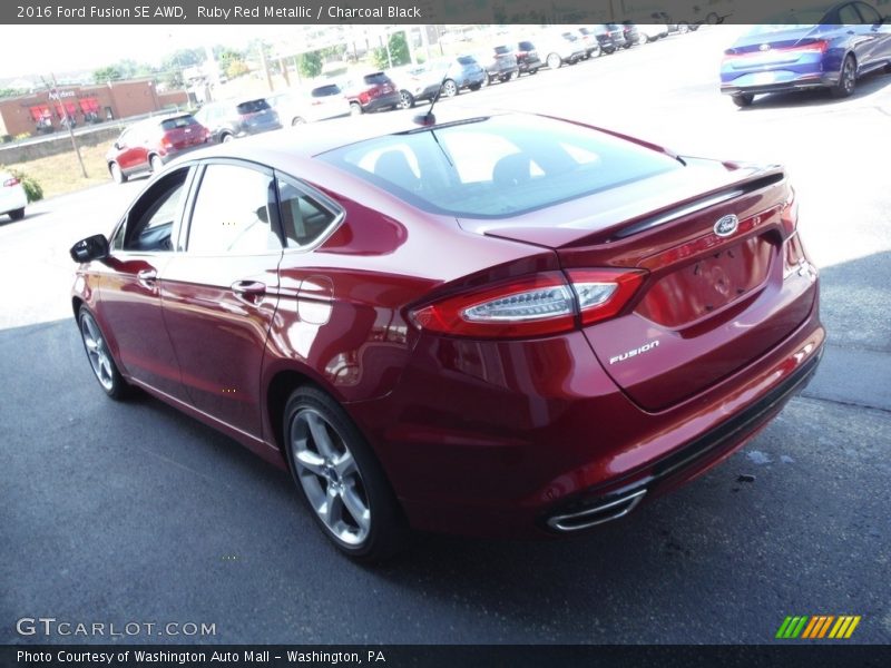 Ruby Red Metallic / Charcoal Black 2016 Ford Fusion SE AWD