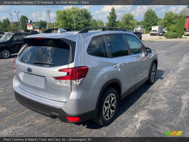Ice Silver Metallic / Black 2019 Subaru Forester 2.5i Premium
