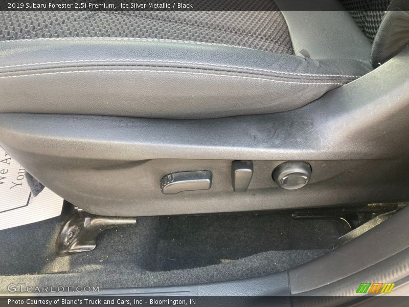 Ice Silver Metallic / Black 2019 Subaru Forester 2.5i Premium