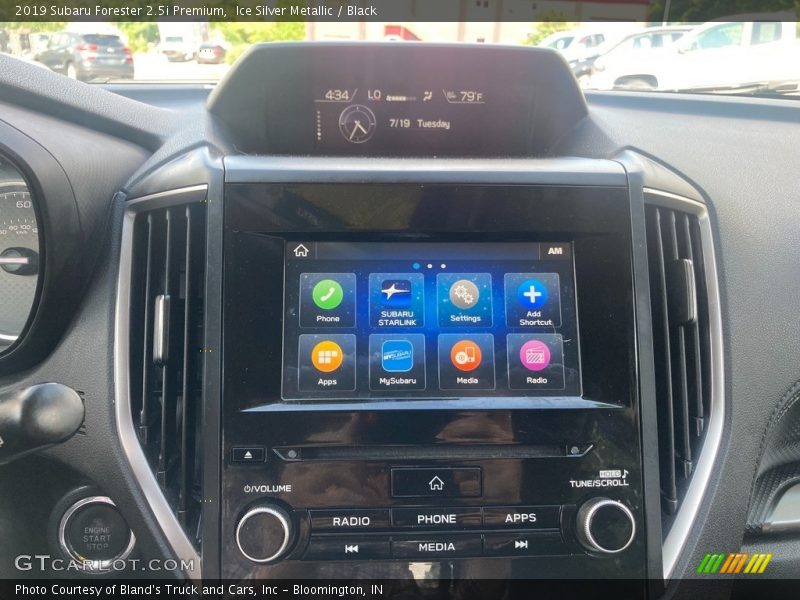 Ice Silver Metallic / Black 2019 Subaru Forester 2.5i Premium