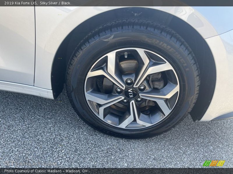 Silky Silver / Black 2019 Kia Forte LXS
