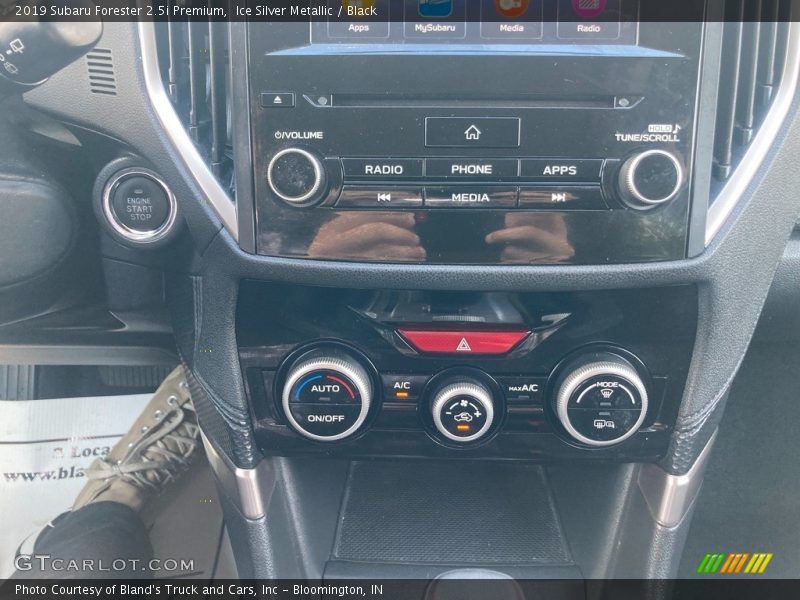 Ice Silver Metallic / Black 2019 Subaru Forester 2.5i Premium