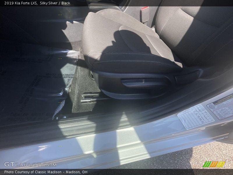 Silky Silver / Black 2019 Kia Forte LXS