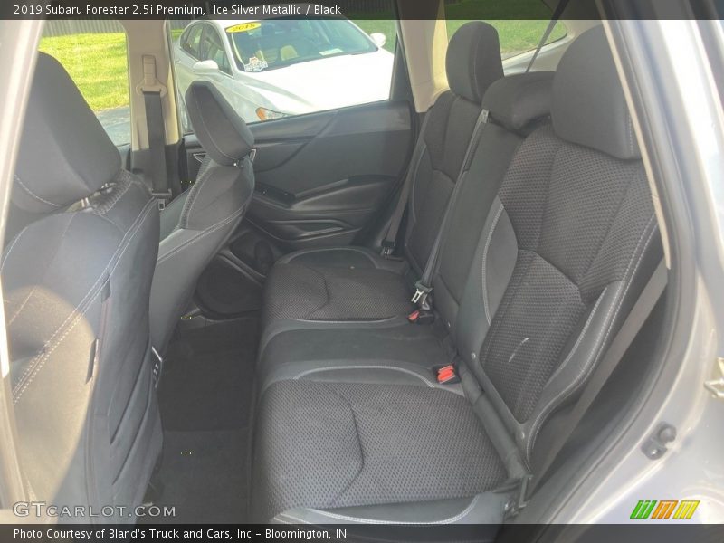 Ice Silver Metallic / Black 2019 Subaru Forester 2.5i Premium