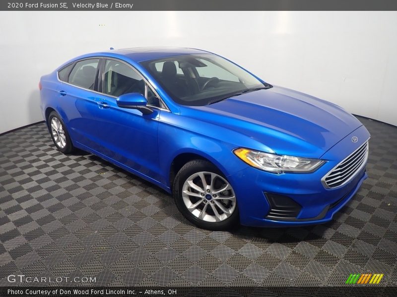Front 3/4 View of 2020 Fusion SE