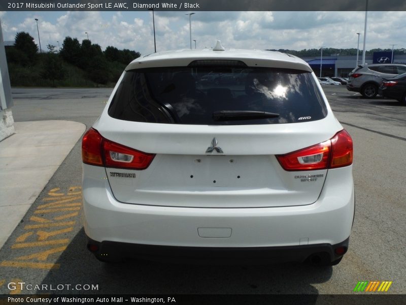 Diamond White / Black 2017 Mitsubishi Outlander Sport LE AWC