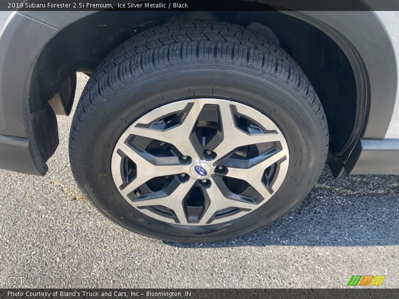 Ice Silver Metallic / Black 2019 Subaru Forester 2.5i Premium