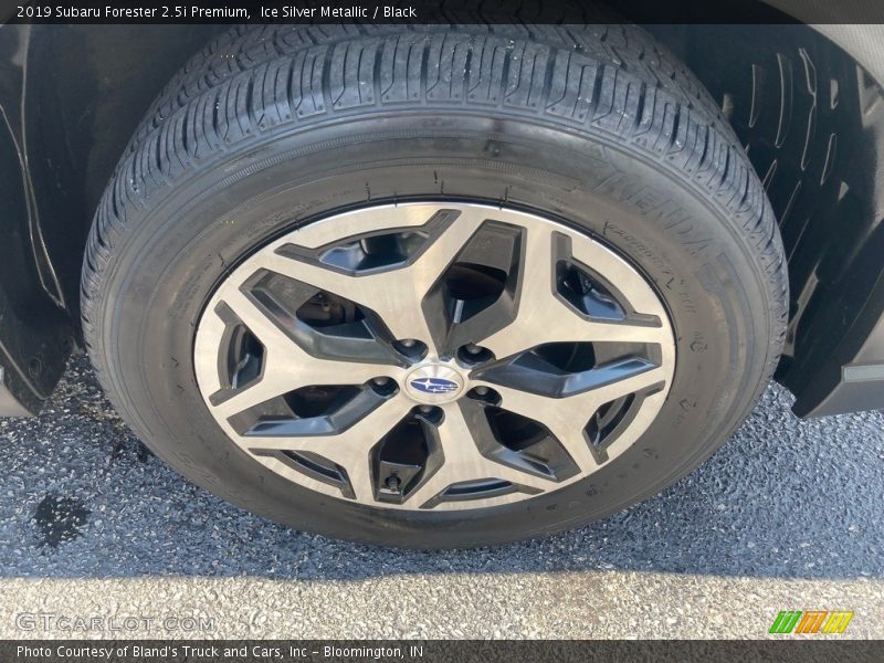 Ice Silver Metallic / Black 2019 Subaru Forester 2.5i Premium