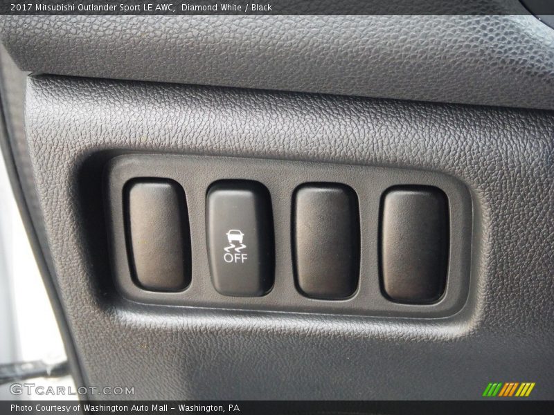 Diamond White / Black 2017 Mitsubishi Outlander Sport LE AWC