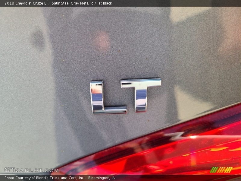 Satin Steel Gray Metallic / Jet Black 2018 Chevrolet Cruze LT