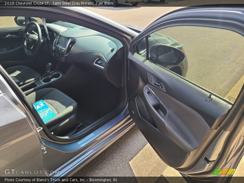 Satin Steel Gray Metallic / Jet Black 2018 Chevrolet Cruze LT