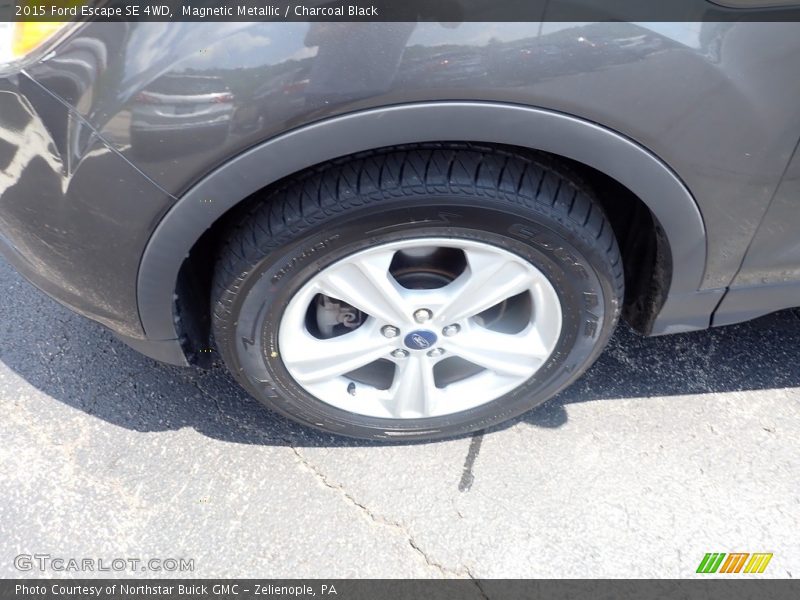 Magnetic Metallic / Charcoal Black 2015 Ford Escape SE 4WD
