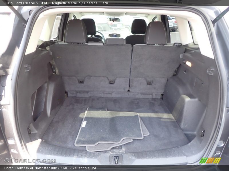 Magnetic Metallic / Charcoal Black 2015 Ford Escape SE 4WD