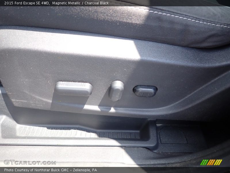 Magnetic Metallic / Charcoal Black 2015 Ford Escape SE 4WD