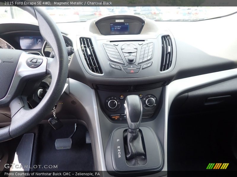Magnetic Metallic / Charcoal Black 2015 Ford Escape SE 4WD