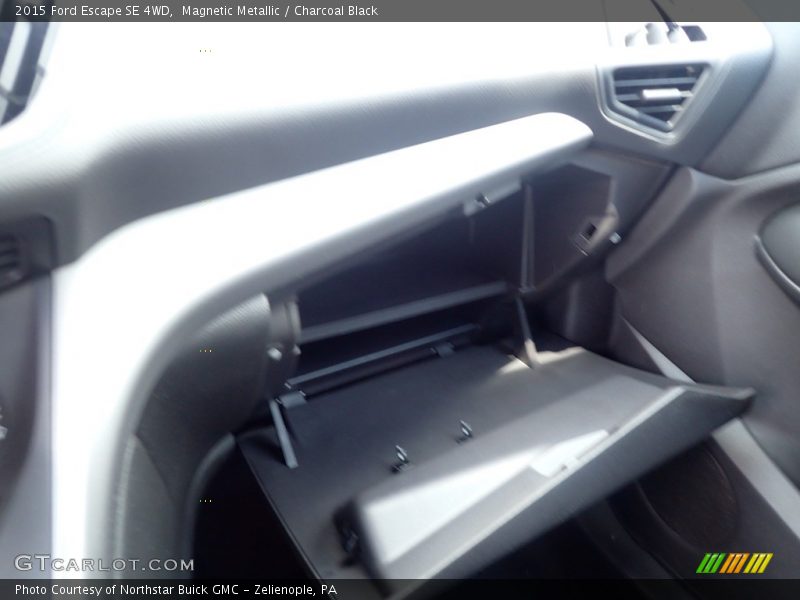 Magnetic Metallic / Charcoal Black 2015 Ford Escape SE 4WD