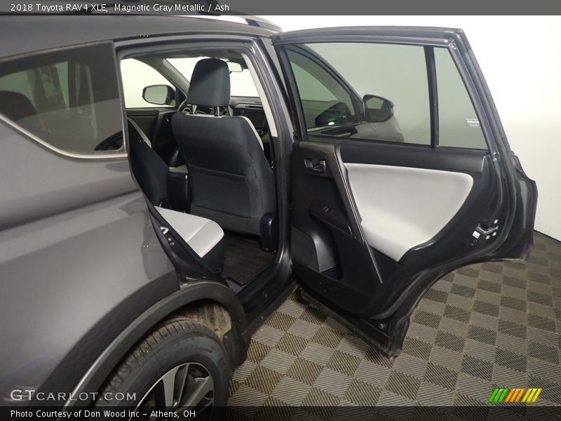 Magnetic Gray Metallic / Ash 2018 Toyota RAV4 XLE