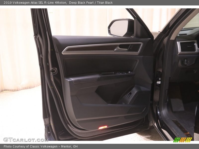 Deep Black Pearl / Titan Black 2019 Volkswagen Atlas SEL R-Line 4Motion