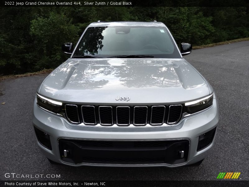 Silver Zynith / Global Black 2022 Jeep Grand Cherokee Overland 4x4