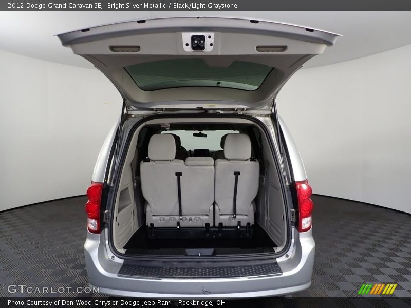 Bright Silver Metallic / Black/Light Graystone 2012 Dodge Grand Caravan SE