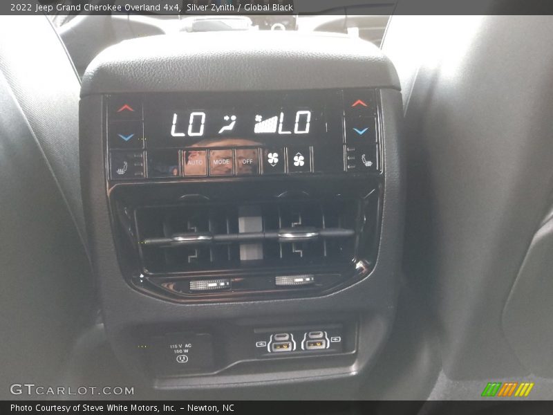 Silver Zynith / Global Black 2022 Jeep Grand Cherokee Overland 4x4