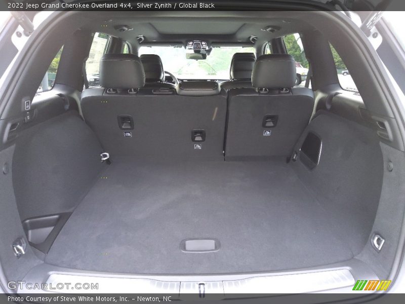 Silver Zynith / Global Black 2022 Jeep Grand Cherokee Overland 4x4