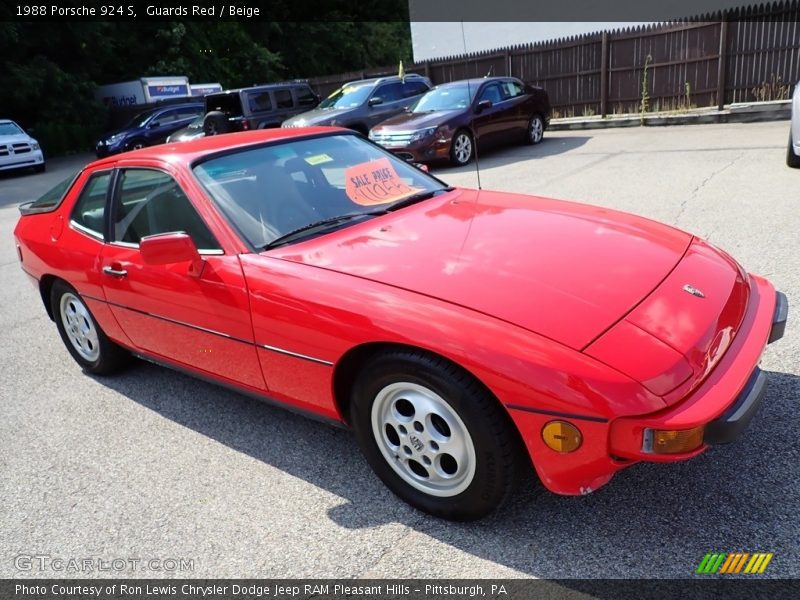 Front 3/4 View of 1988 924 S