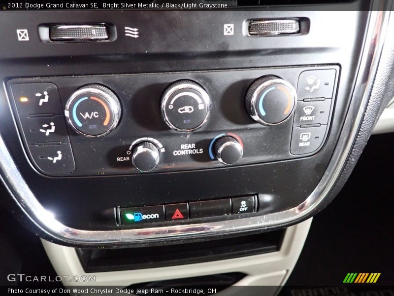 Bright Silver Metallic / Black/Light Graystone 2012 Dodge Grand Caravan SE