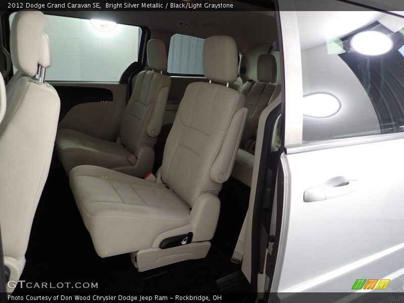 Bright Silver Metallic / Black/Light Graystone 2012 Dodge Grand Caravan SE