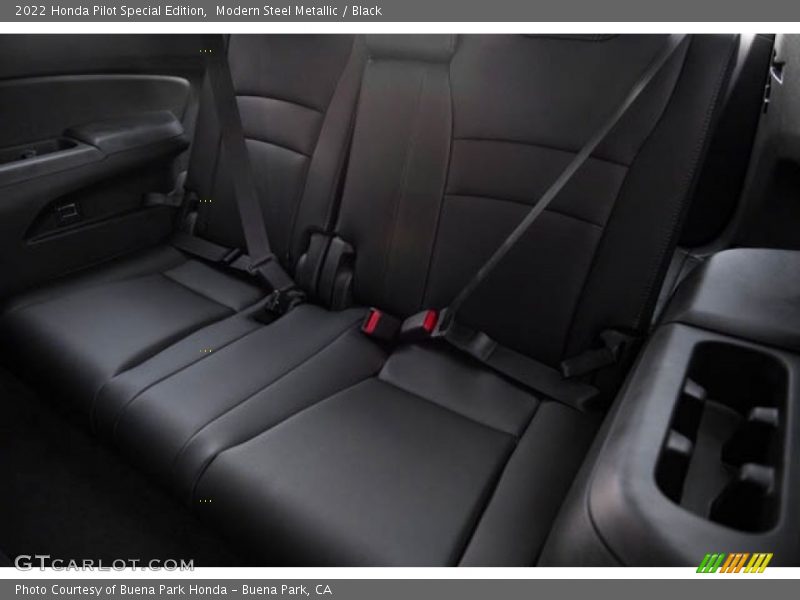 Modern Steel Metallic / Black 2022 Honda Pilot Special Edition