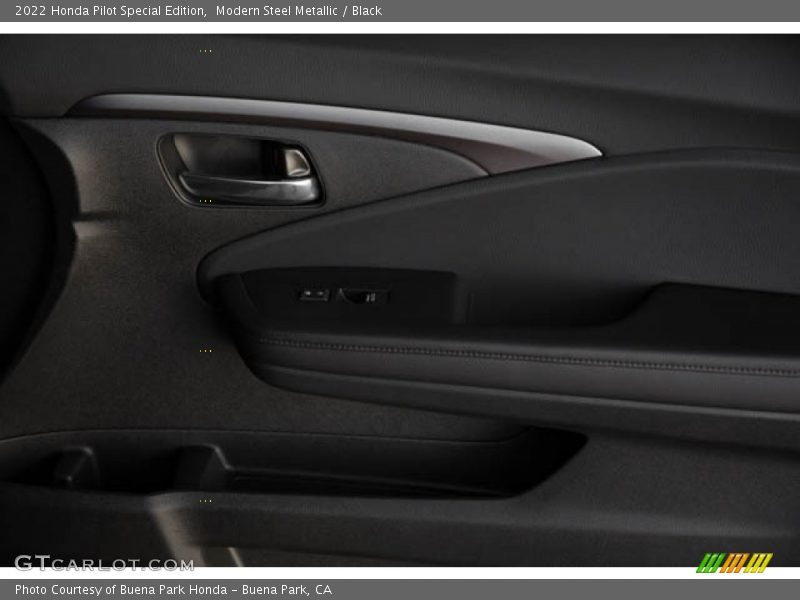 Modern Steel Metallic / Black 2022 Honda Pilot Special Edition