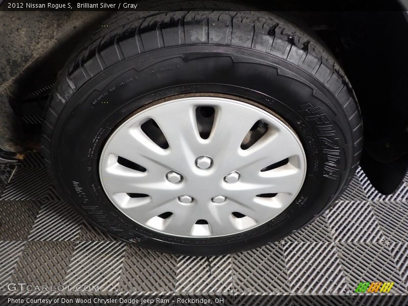 Brilliant Silver / Gray 2012 Nissan Rogue S