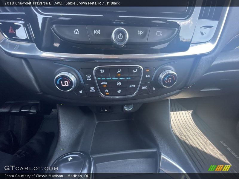 Sable Brown Metallic / Jet Black 2018 Chevrolet Traverse LT AWD