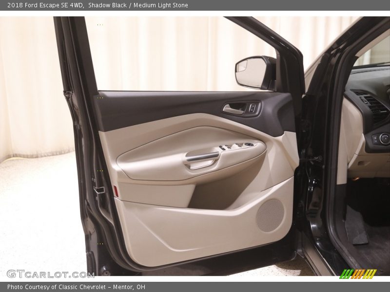 Shadow Black / Medium Light Stone 2018 Ford Escape SE 4WD