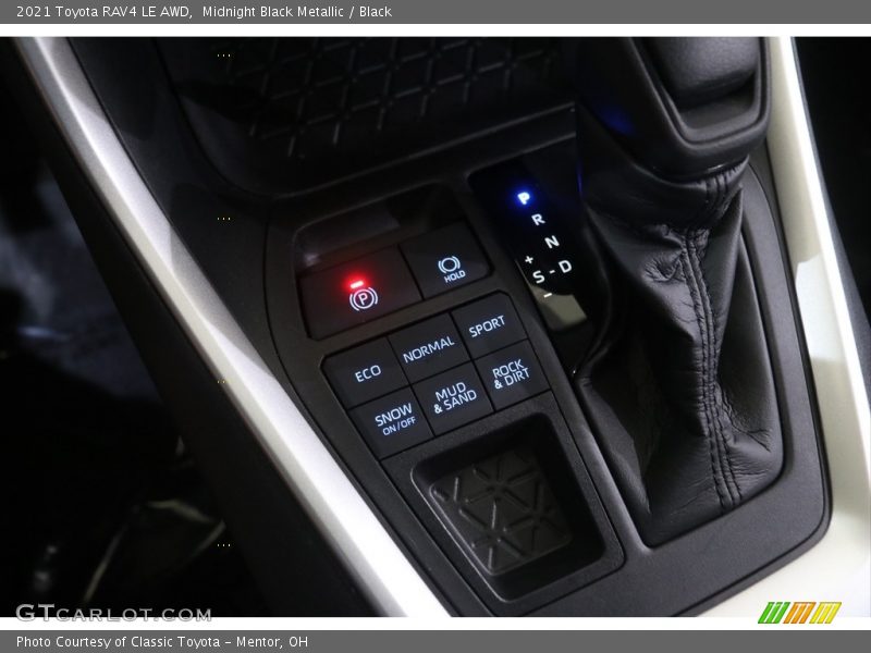 Midnight Black Metallic / Black 2021 Toyota RAV4 LE AWD