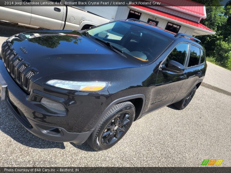 Brilliant Black Crystal Pearl / Iceland - Black/Iceland Gray 2014 Jeep Cherokee Latitude 4x4