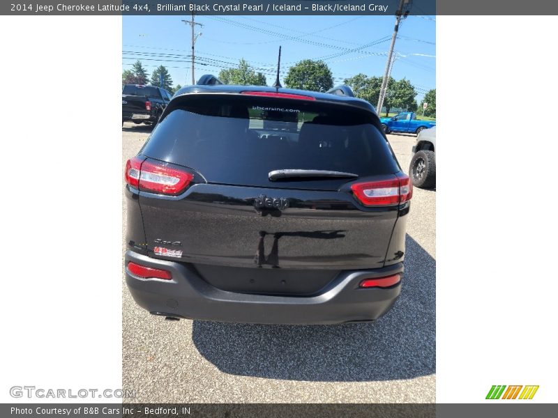 Brilliant Black Crystal Pearl / Iceland - Black/Iceland Gray 2014 Jeep Cherokee Latitude 4x4