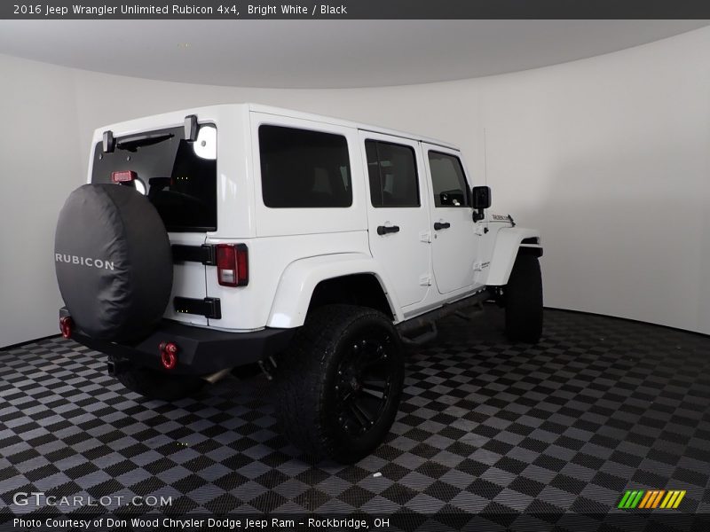 Bright White / Black 2016 Jeep Wrangler Unlimited Rubicon 4x4