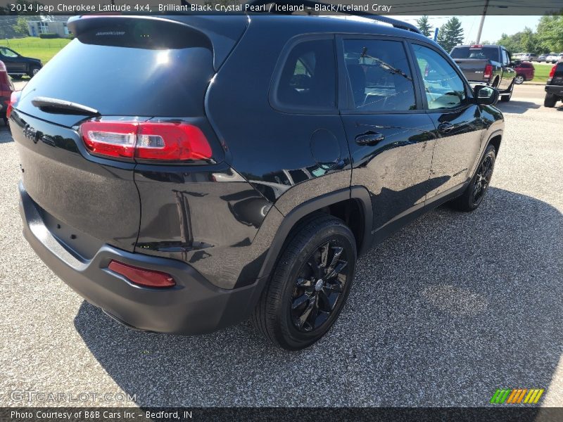 Brilliant Black Crystal Pearl / Iceland - Black/Iceland Gray 2014 Jeep Cherokee Latitude 4x4