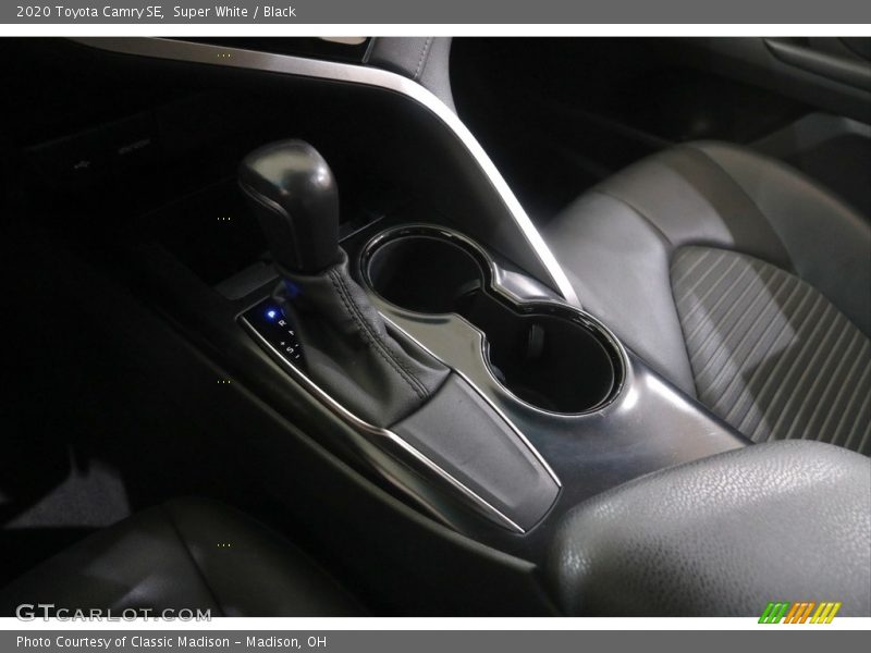 Super White / Black 2020 Toyota Camry SE