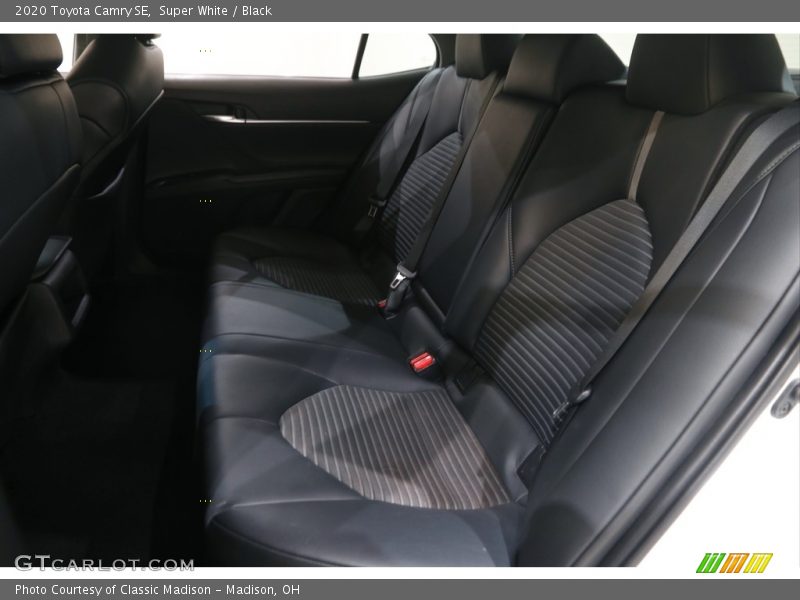 Super White / Black 2020 Toyota Camry SE