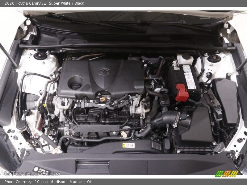 Super White / Black 2020 Toyota Camry SE
