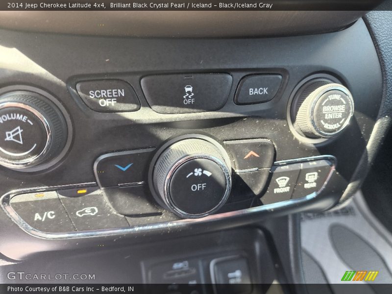 Brilliant Black Crystal Pearl / Iceland - Black/Iceland Gray 2014 Jeep Cherokee Latitude 4x4