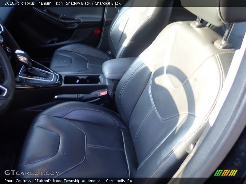 Shadow Black / Charcoal Black 2018 Ford Focus Titanium Hatch