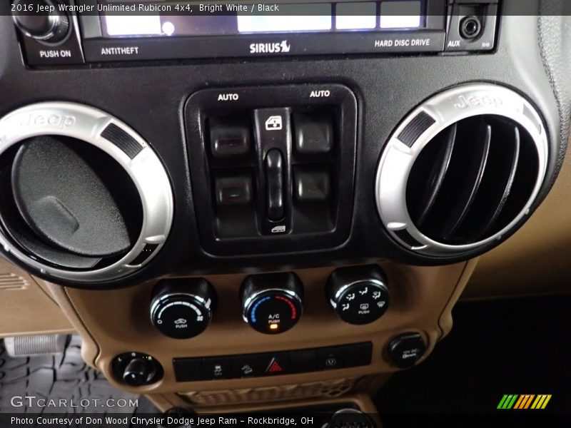 Bright White / Black 2016 Jeep Wrangler Unlimited Rubicon 4x4