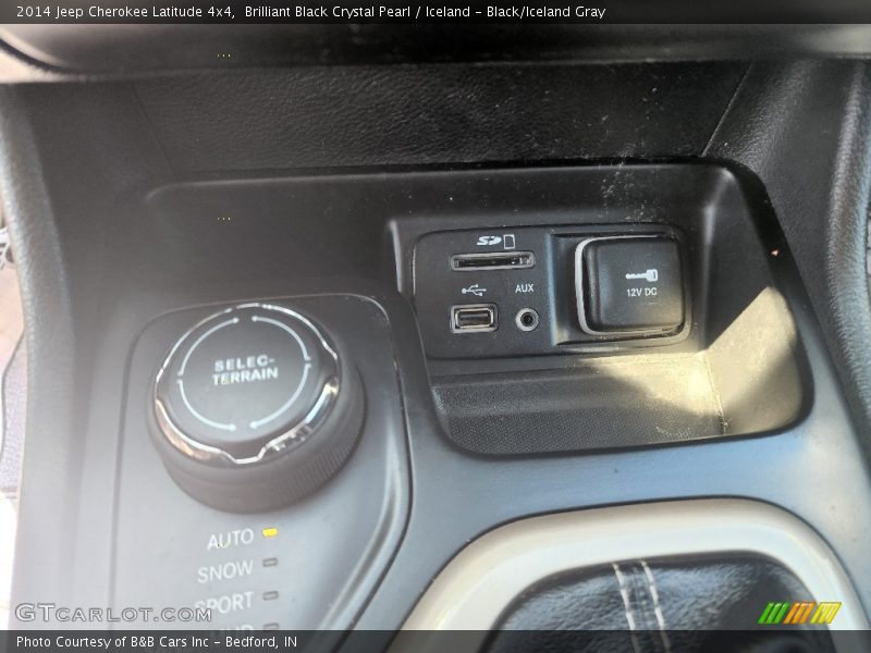 Brilliant Black Crystal Pearl / Iceland - Black/Iceland Gray 2014 Jeep Cherokee Latitude 4x4