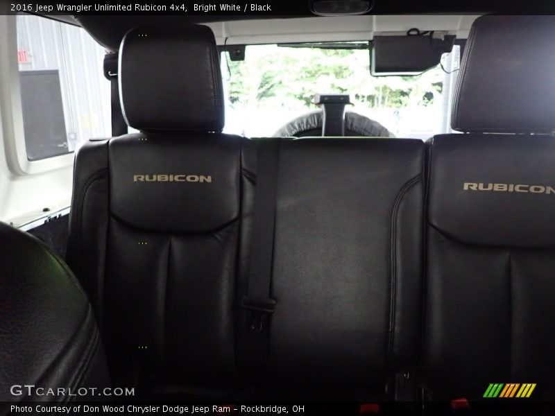 Bright White / Black 2016 Jeep Wrangler Unlimited Rubicon 4x4