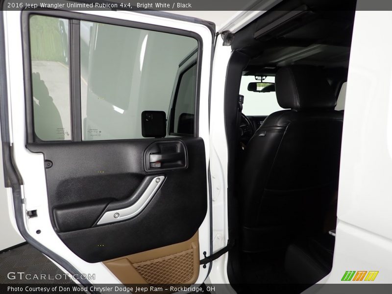 Bright White / Black 2016 Jeep Wrangler Unlimited Rubicon 4x4