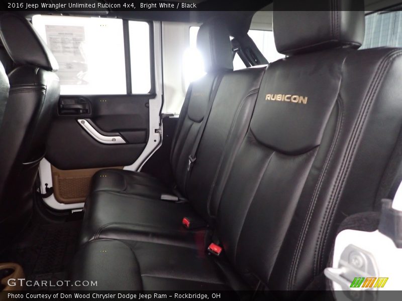 Bright White / Black 2016 Jeep Wrangler Unlimited Rubicon 4x4